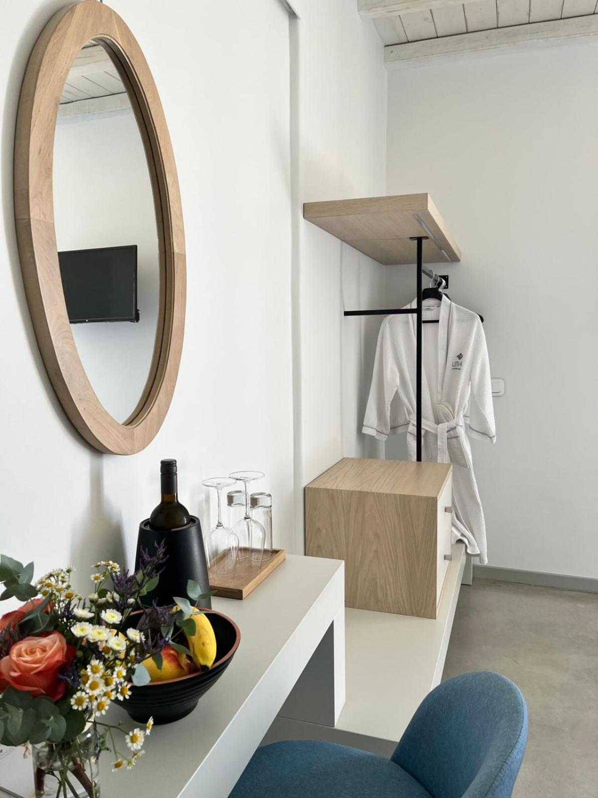 Lithos Luxury Suites Tinos Exterior foto